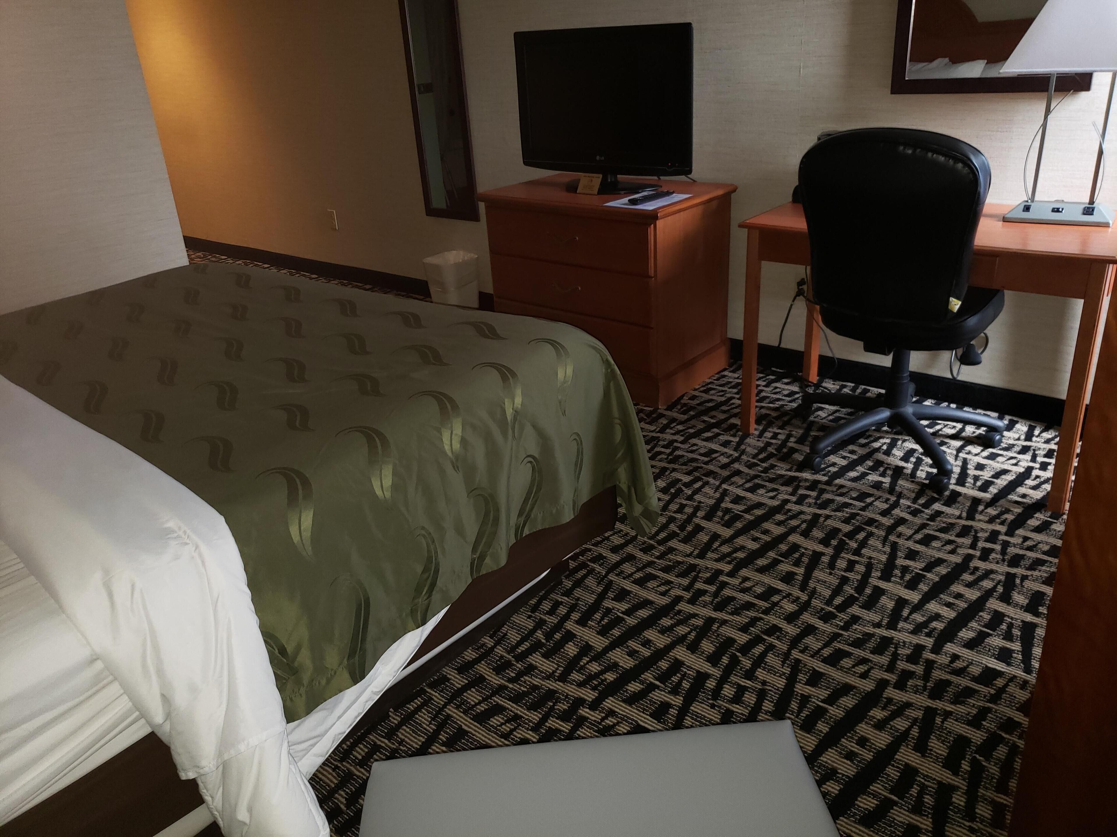 room, 1 king bed, accessible, non smoking | premium bedding, laptop workspace, iron/ironing board, free wifi