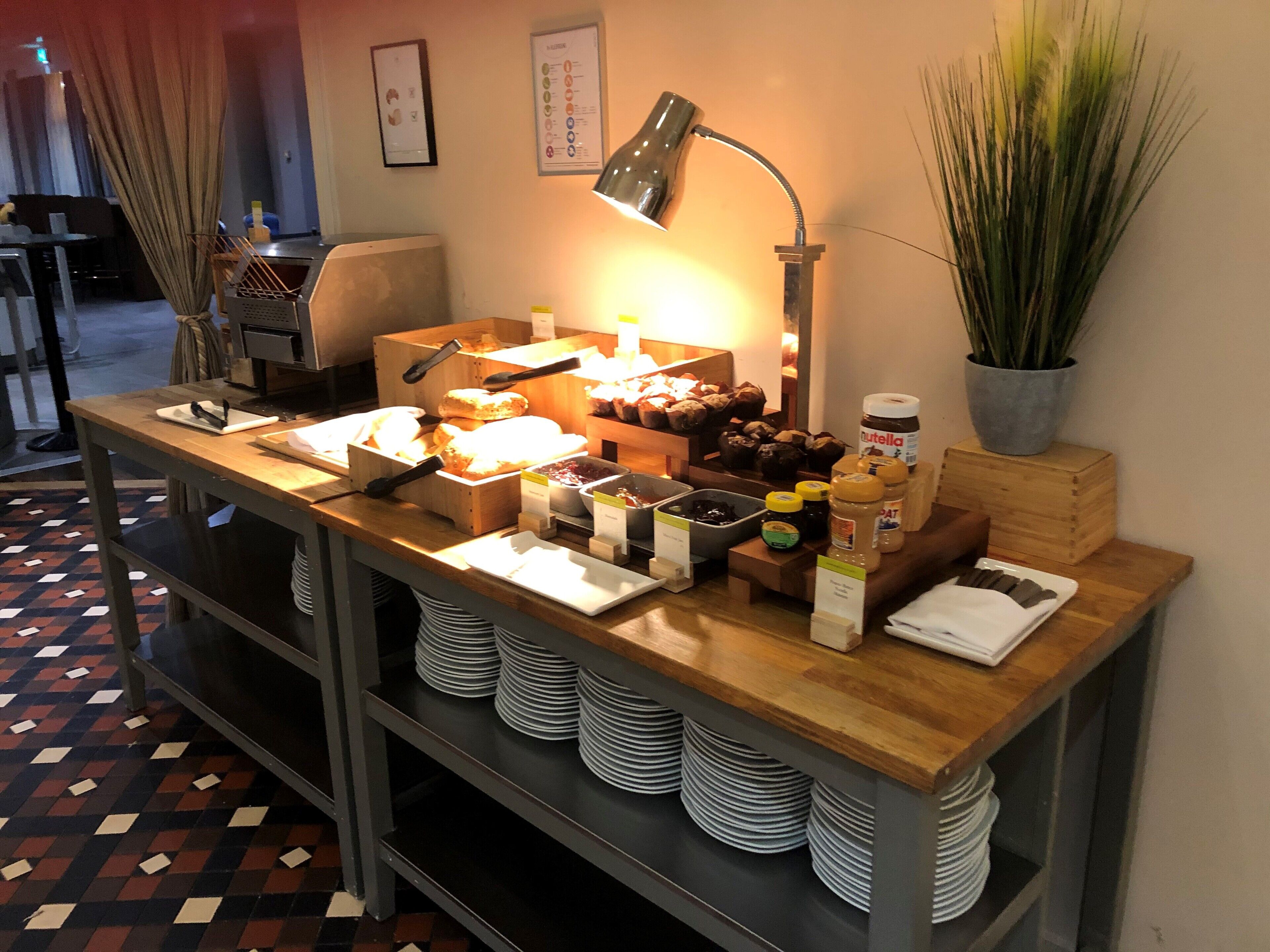 Daily buffet breakfast for a fee