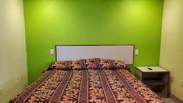 Room, 1 Twin Bed, Accessible | Laptop workspace, free WiFi, bed sheets, alarm clocks
