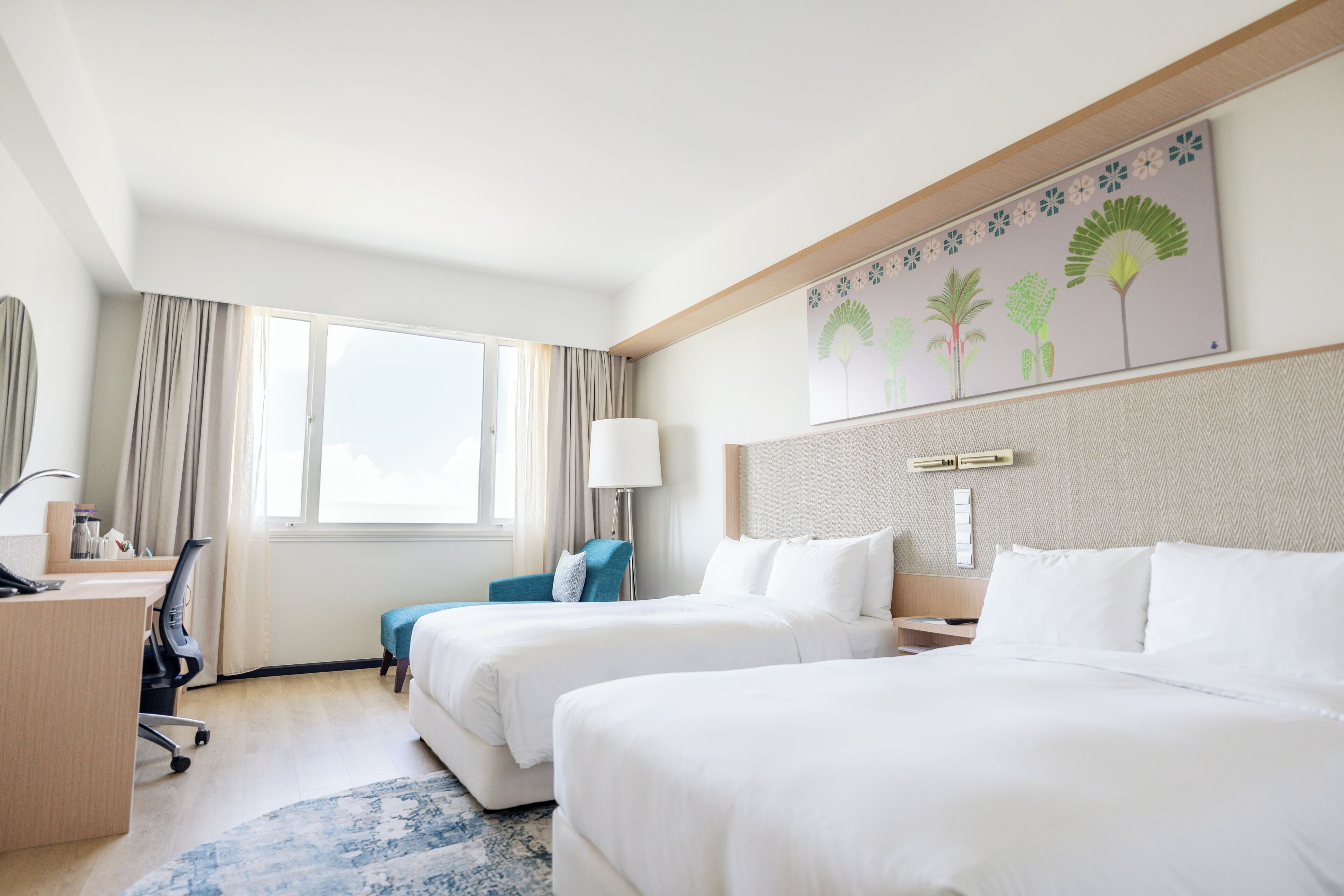 Deluxe Room, City View | Minibar, in-room safe, individually furnished, desk