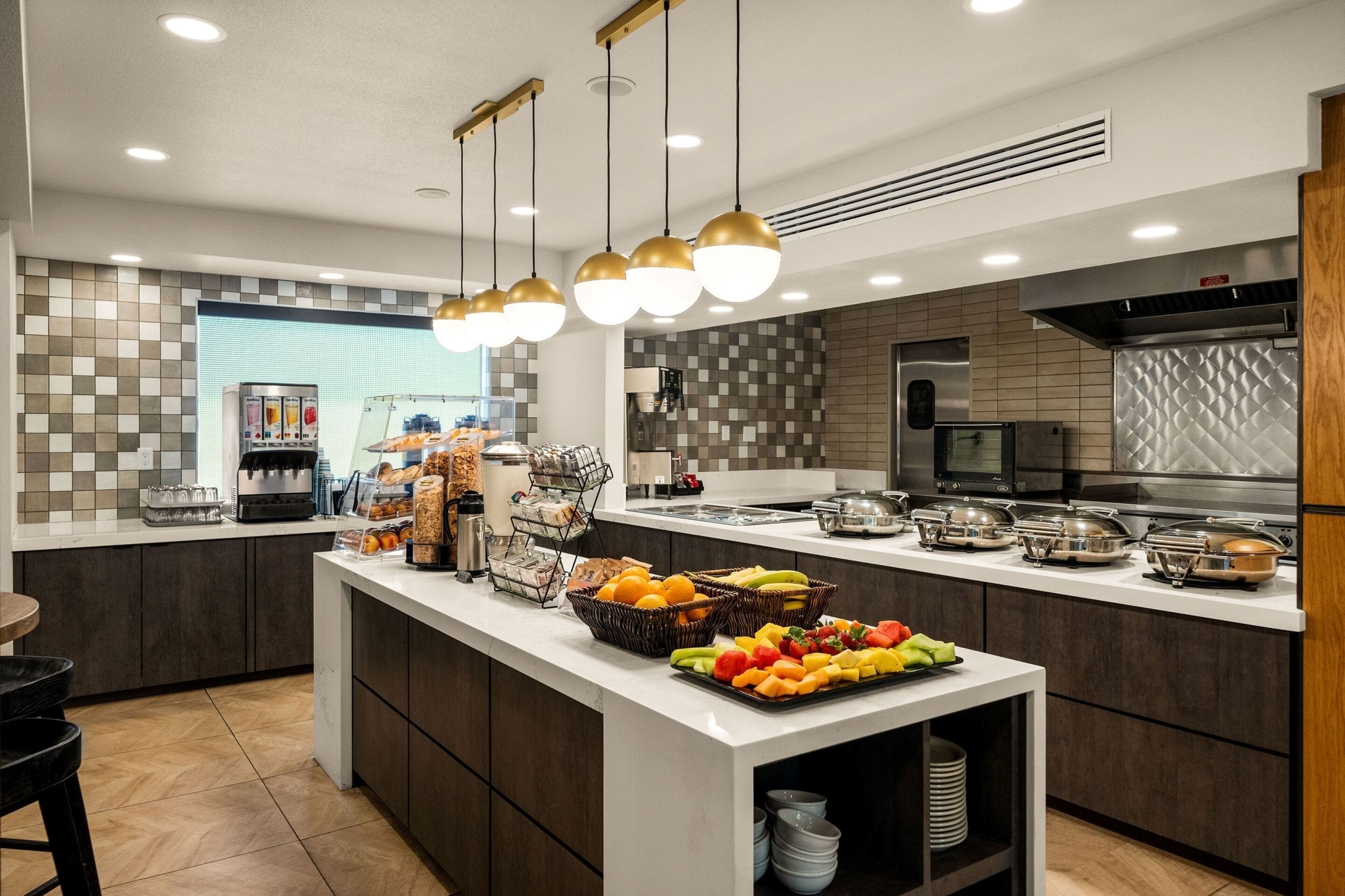 朝食 (郷土料理)、毎日提供 (無料)