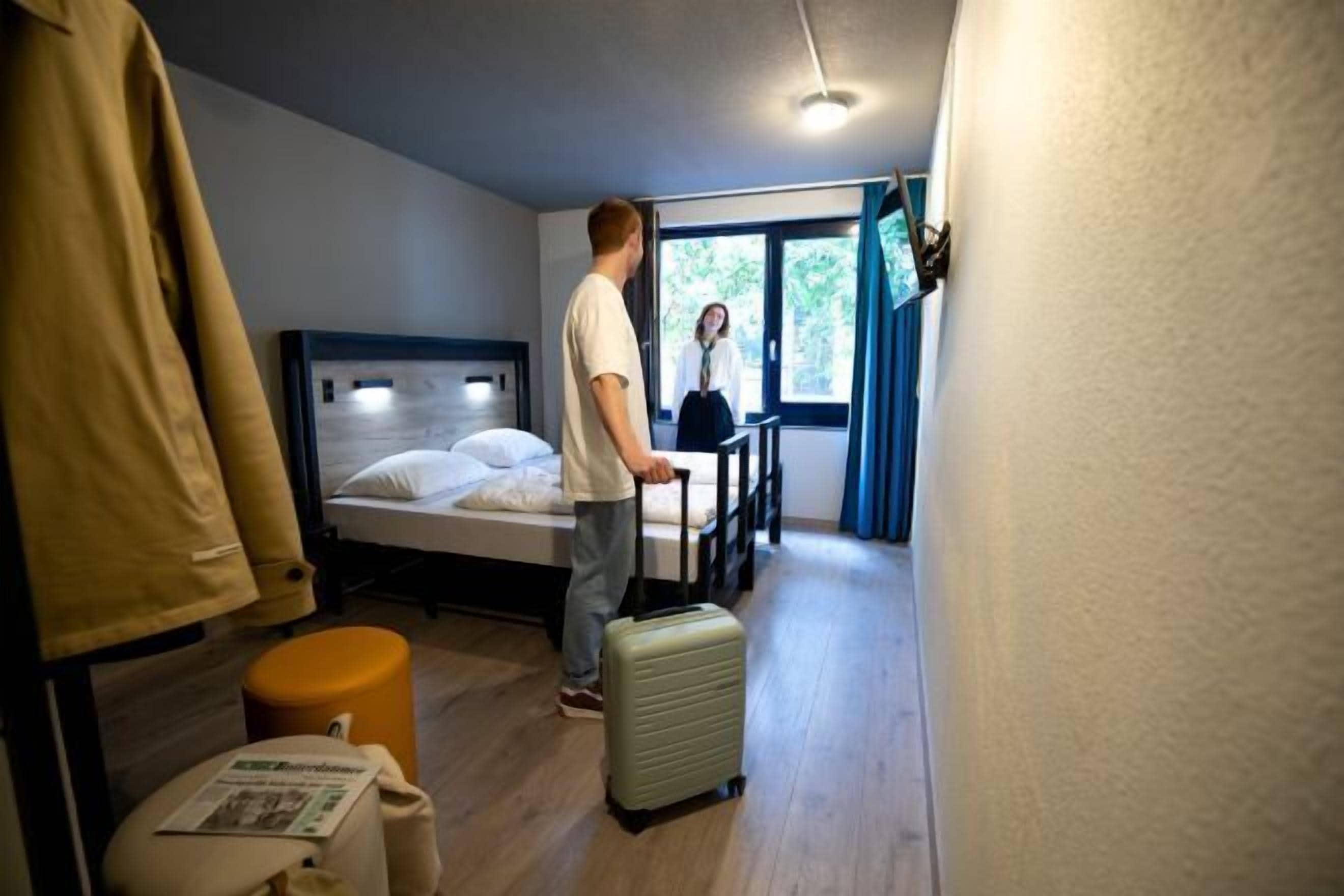 Free WiFi, bed sheets