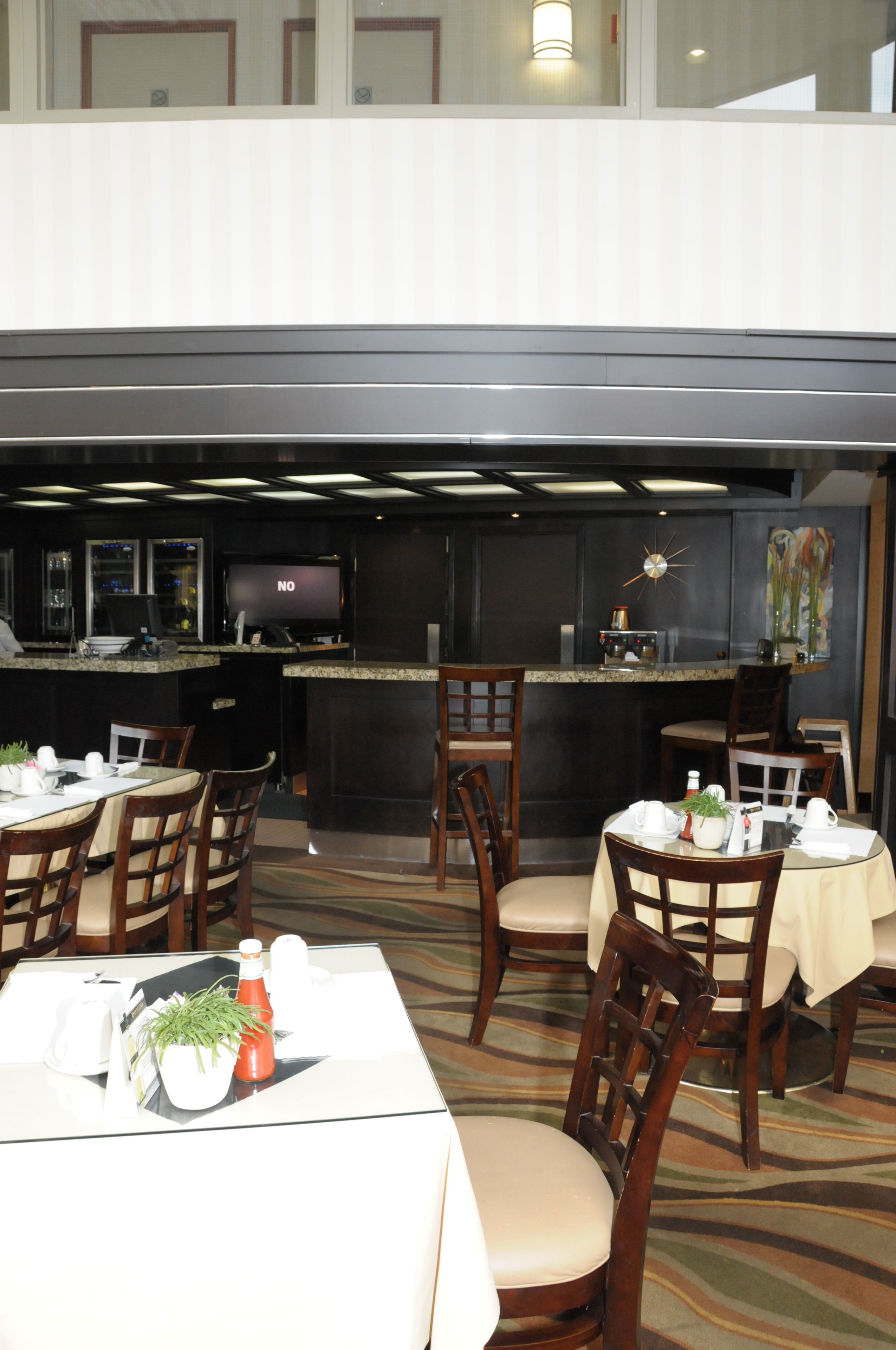 Photo - Admiral Inn Hamilton