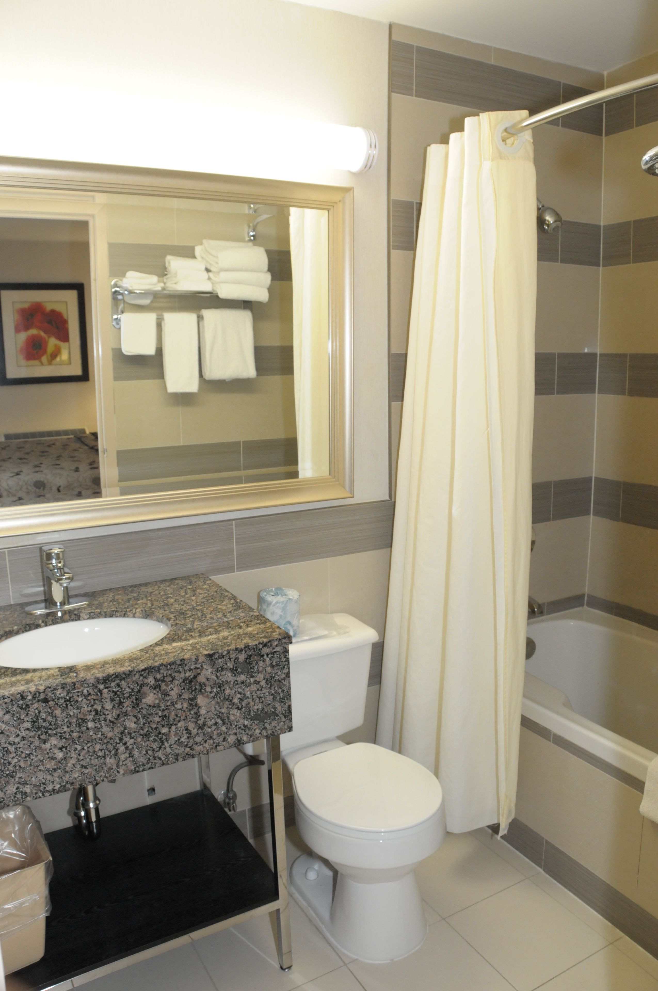 Photo - Admiral Inn Hamilton