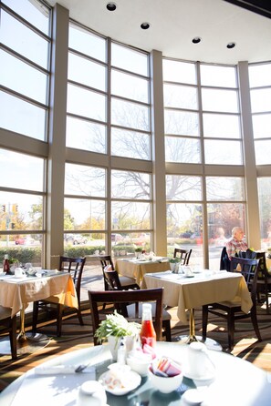 Se sirven desayunos, almuerzos y cenas