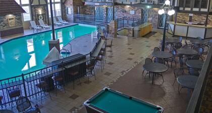 Days Inn & Suites By Wyndham Coralville /iowa City
