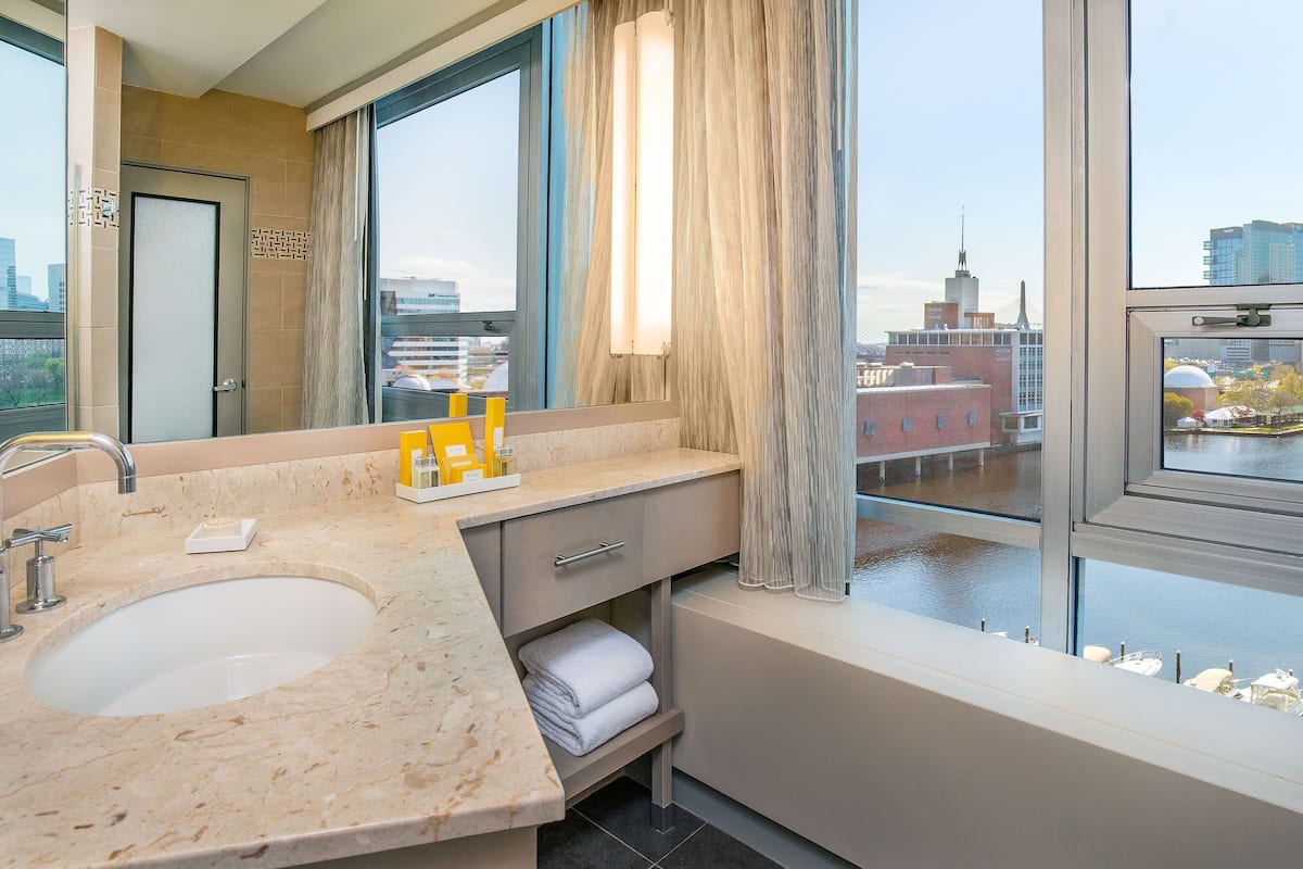 deluxe room, 1 king bed (panorama) | bathroom | free toiletries, hair dryer, towels, soap