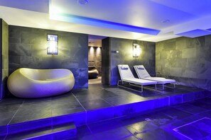 Sauna, steam room, body treatments, aromatherapy, hot stone massages