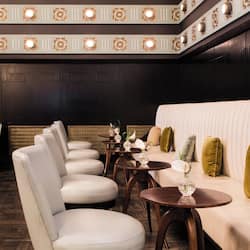 2 bars/lounges, cocktail bar