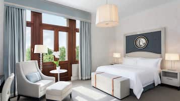 Italiaanse Frette-lakens, luxe beddengoed, een minibar