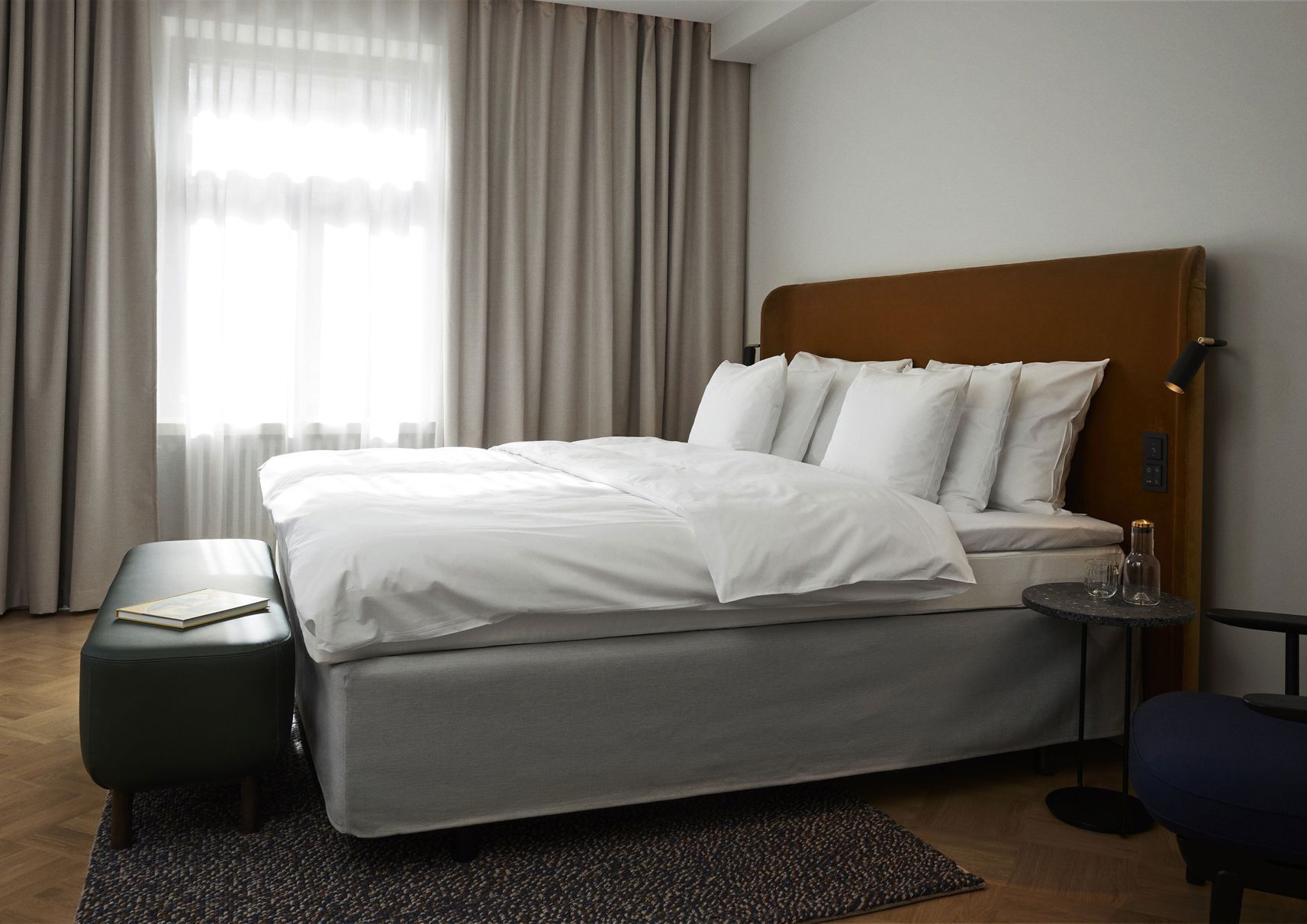 Premium bedding, in-room safe, desk, blackout drapes