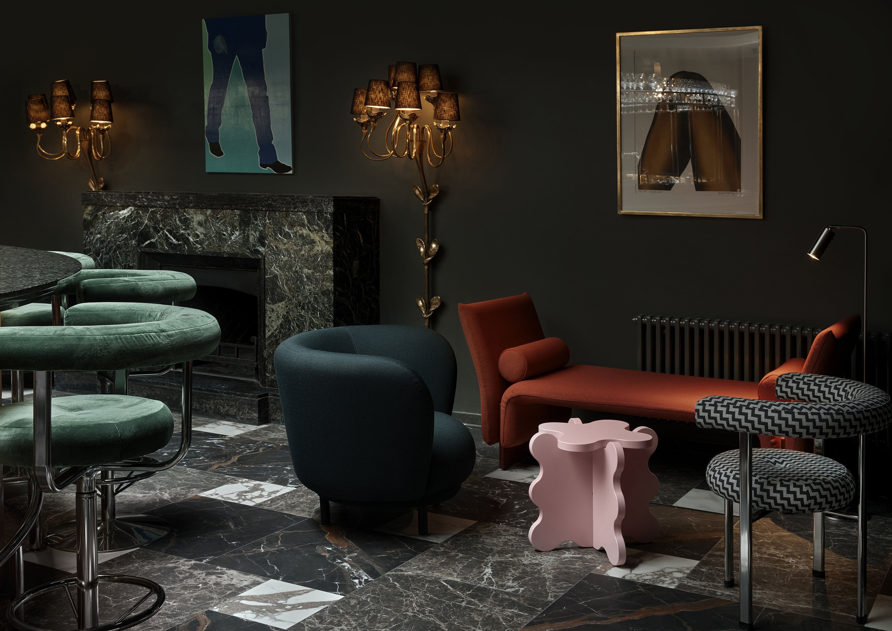 breakfast, lunch, dinner served; international cuisine