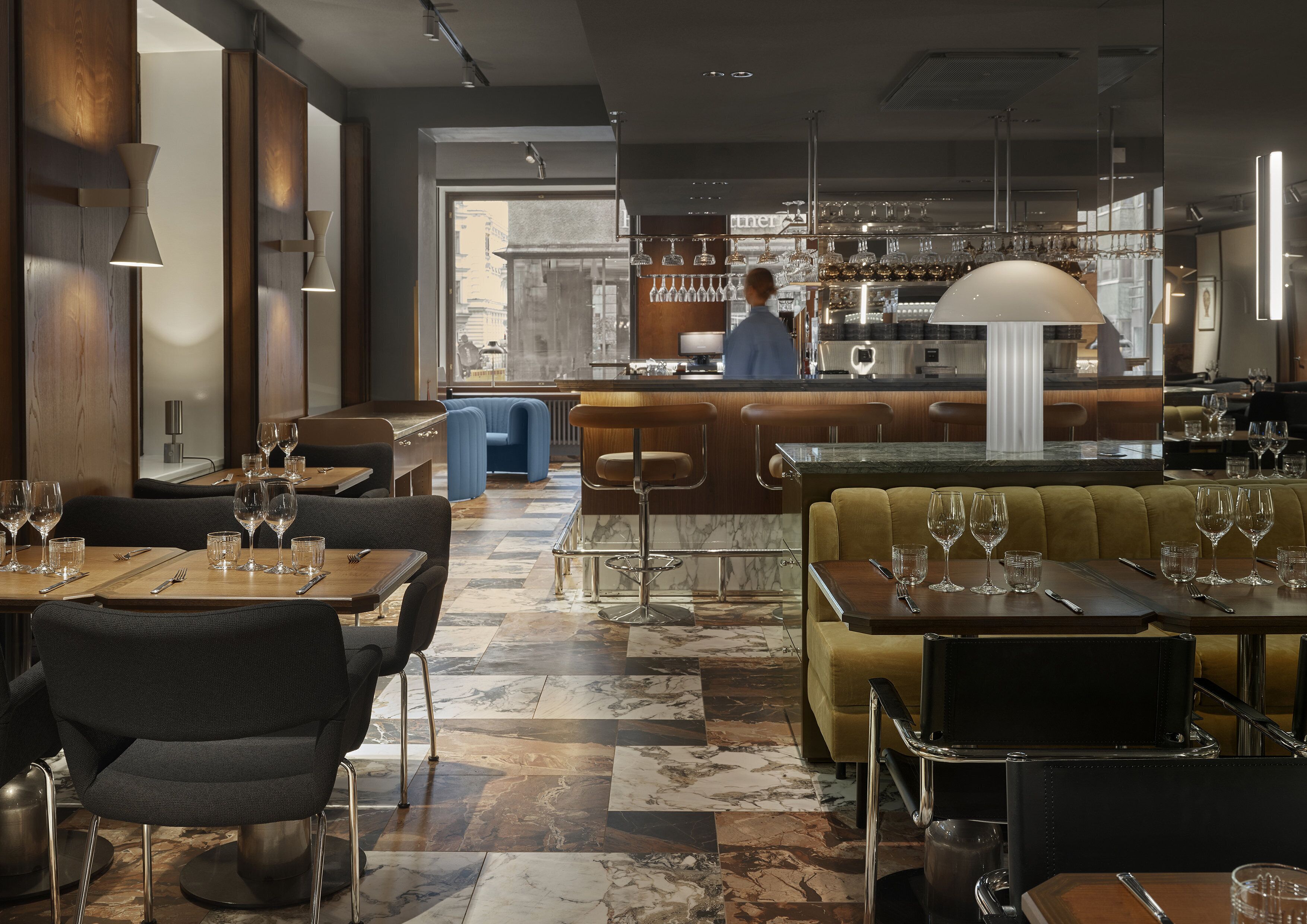 breakfast, lunch, dinner served; international cuisine