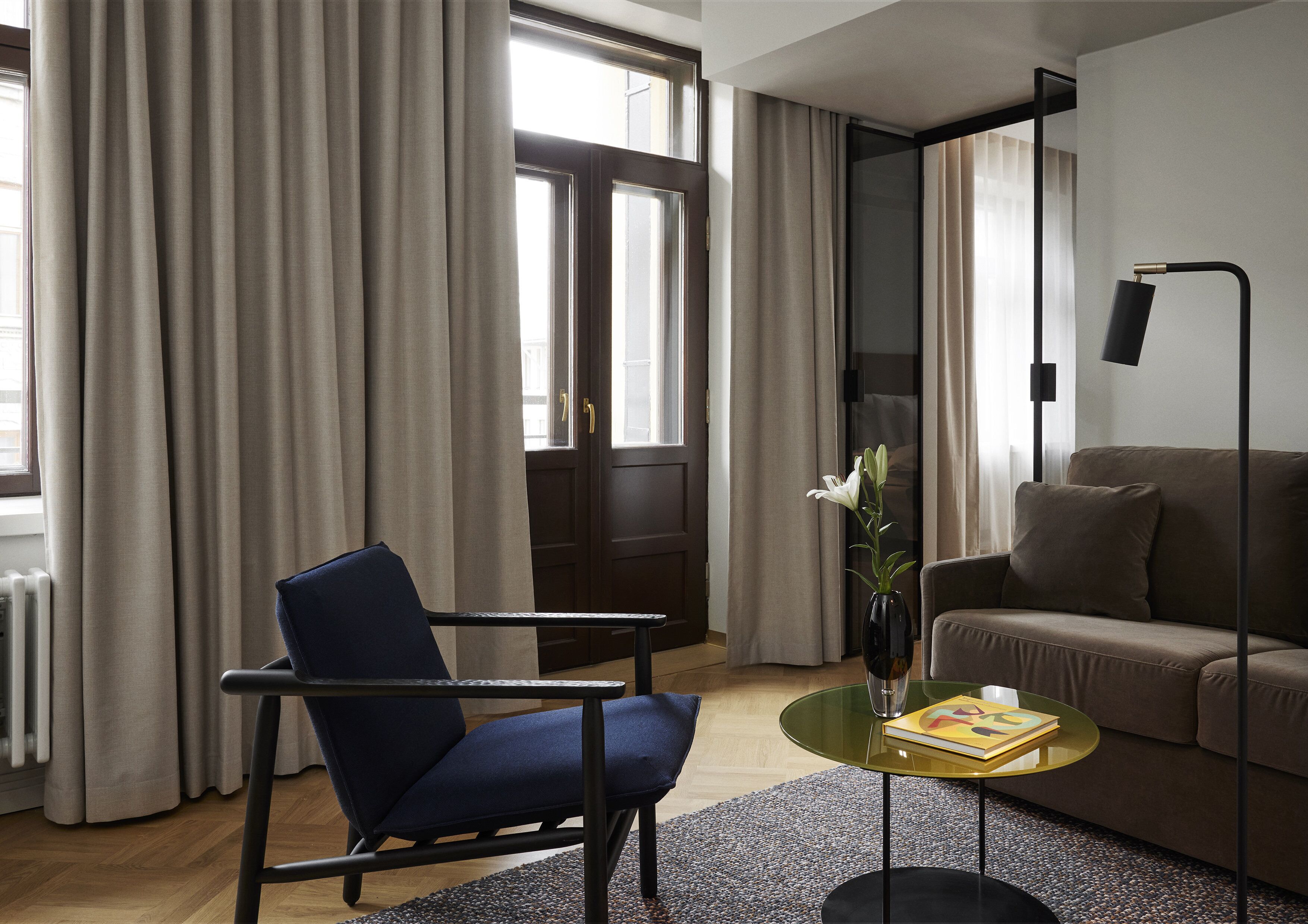 Suite (Art deco) | Sengetøy av topp kvalitet, safe på rommet og skrivebord