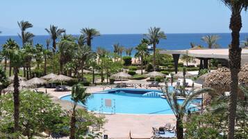 Outdoor pool, sun loungers