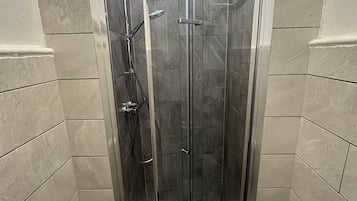 Máy sấy tóc, khăn tắm