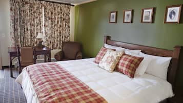 Roba de llit d'alta qualitat, escriptori i cortines opaques