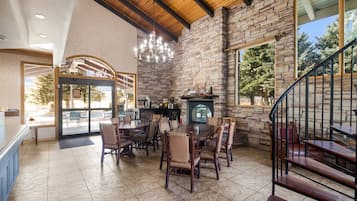 Lobby-Lounge
