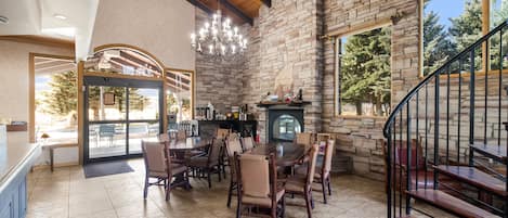 Lobby lounge