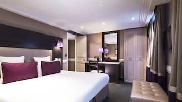 Chambre Double Supérieure | Literie de qualité supérieure, coffres-forts dans les chambres, bureau