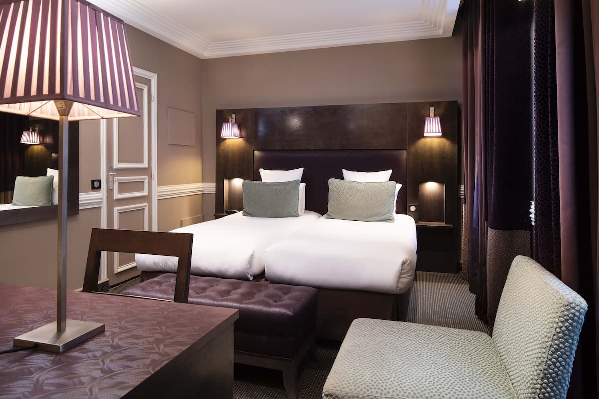 Premium bedding, in-room safe, desk, laptop workspace