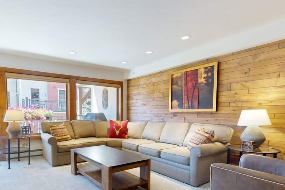 Condo (3 bath with Loft, Platinum) | 2 bedrooms, in-room safe, individually decorated, individually furnished