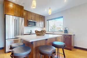 Condo (3 bath, Diamond) | Property amenity