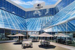 Terrace/patio - DoubleTree by Hilton Orlando Airport (Orlando)