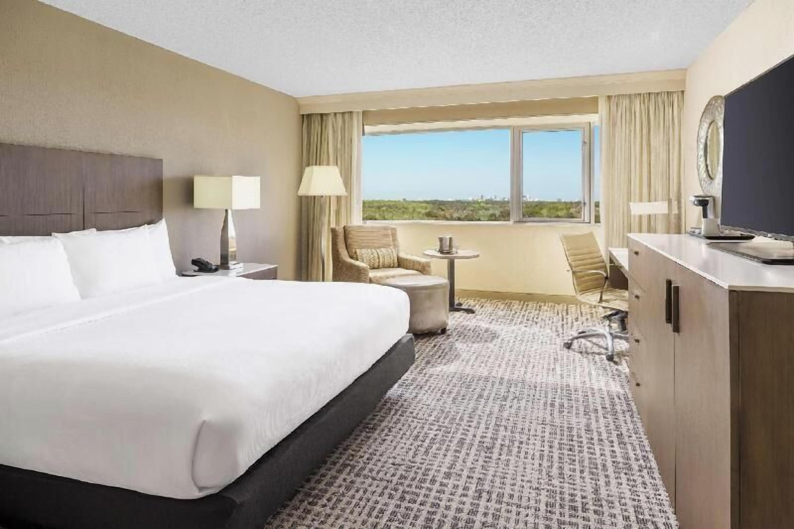 Premium bedding, in-room safe, blackout drapes, iron/ironing board