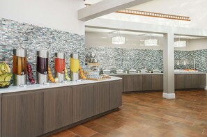 每日供应自助式早餐（需付费）