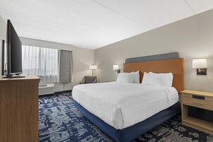 Ropa de cama hipoalergénica, colchones con pillow-top y escritorio 
