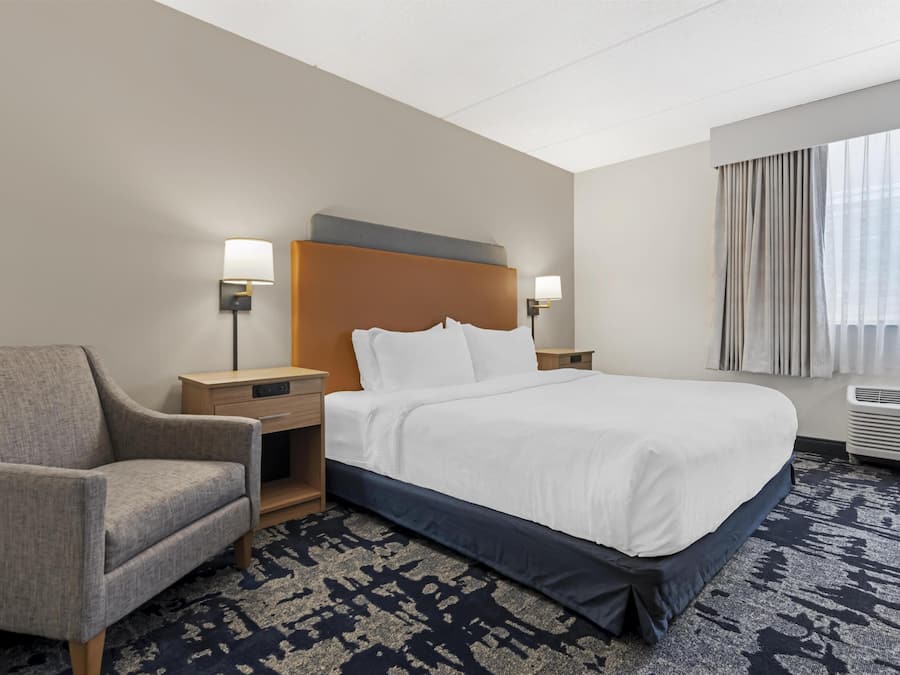 Ropa de cama hipoalergénica, colchones con pillow-top y escritorio