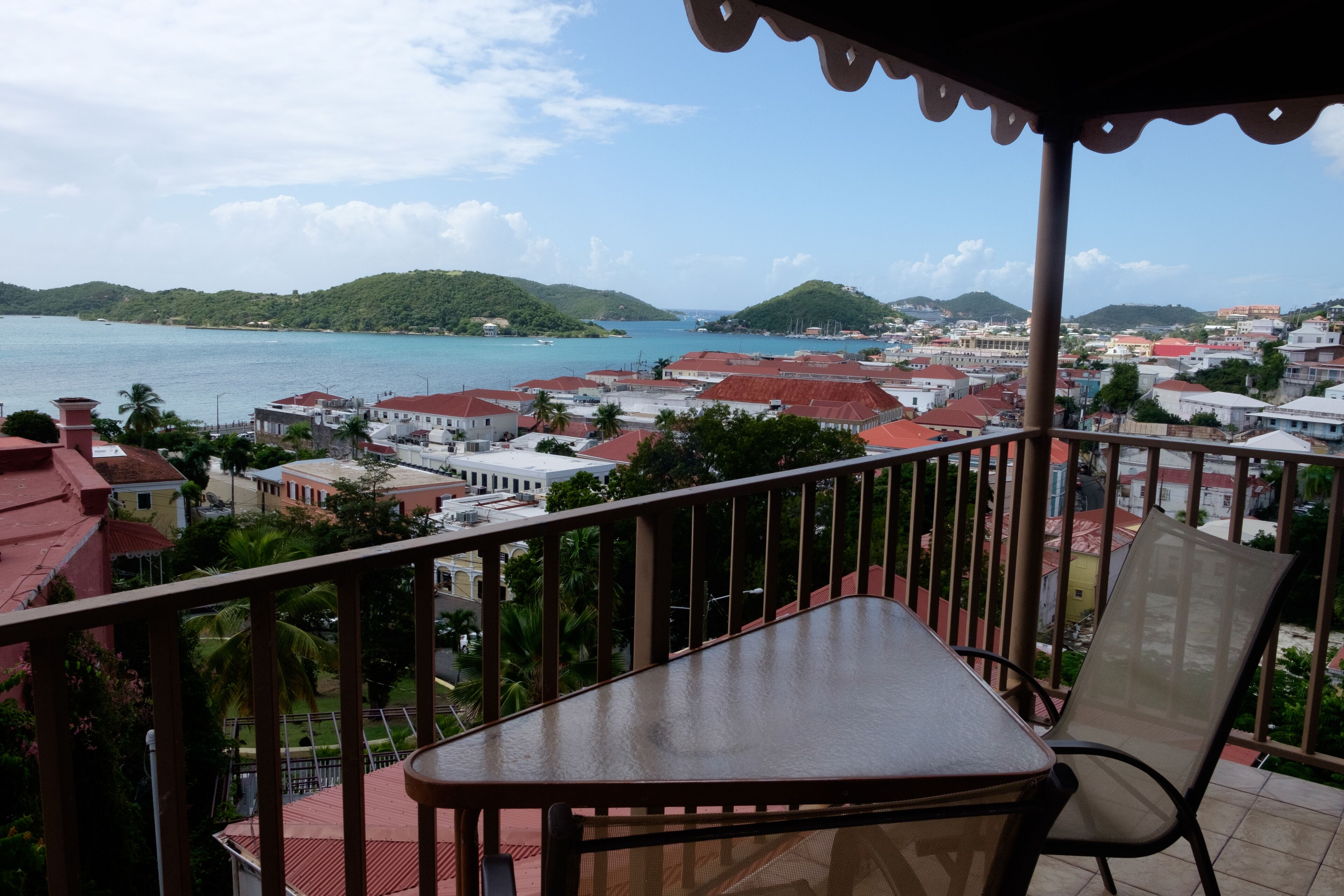 Superior Room, 1 Queen Bed, Private Bathroom, Harbour View | Balcony