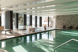 2 indoor pools, outdoor pool