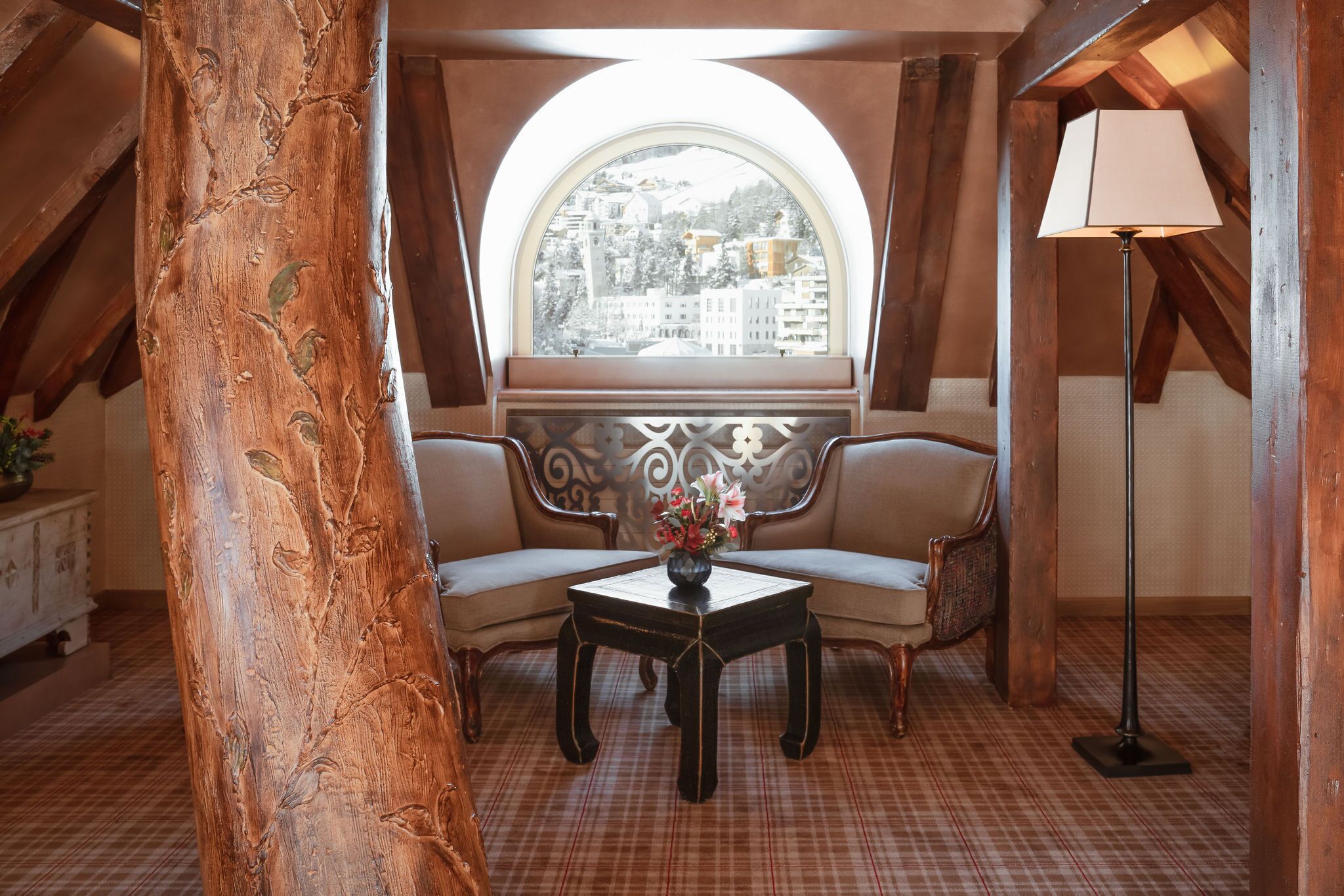 penthouse, lake view (suite) | premium bedding, free minibar, in-room safe, individually decorated