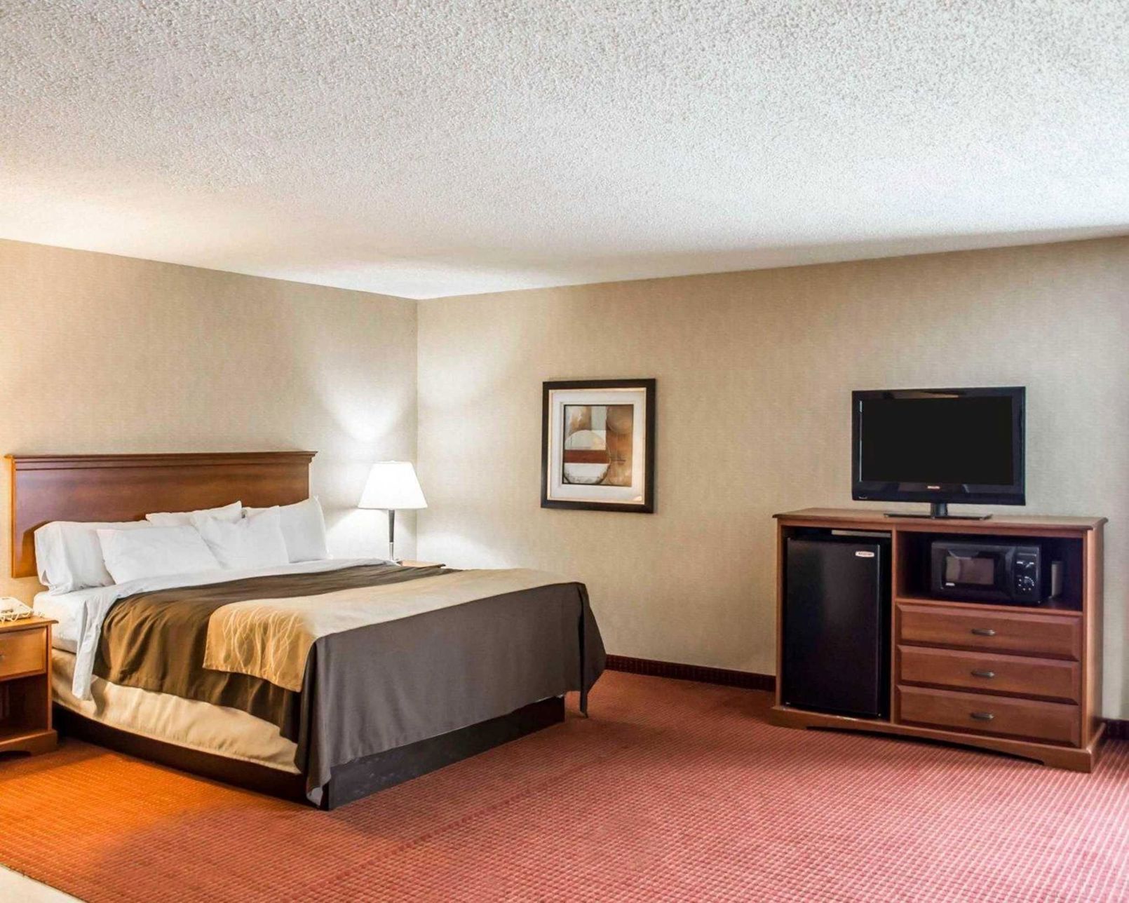Desk, iron/ironing board, rollaway beds, free WiFi