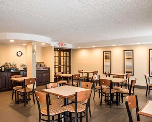 Bao gồm bữa sáng buffet hàng ngày 