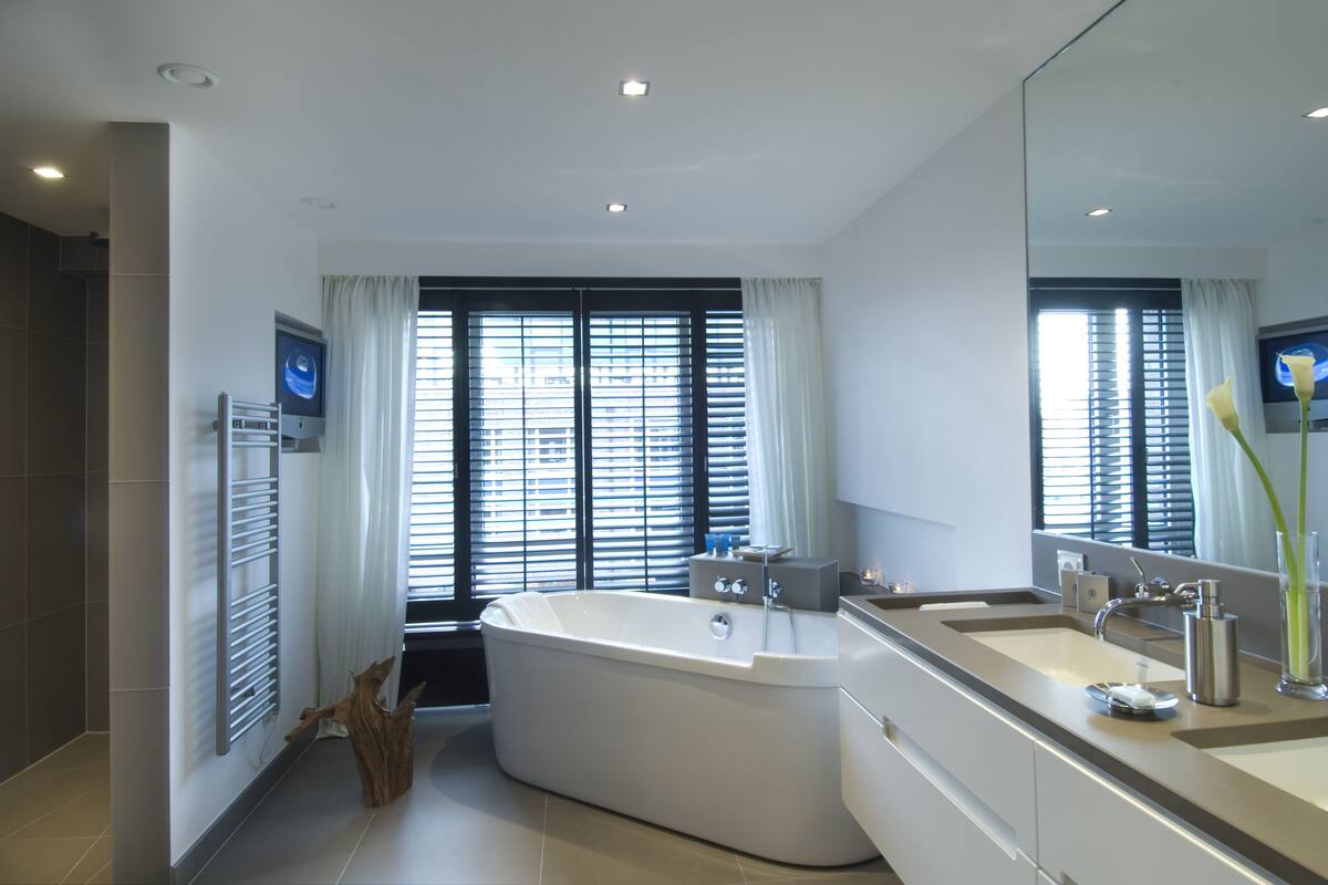 presidential suite | bathroom | shower, free toiletries, hair dryer, bathrobes