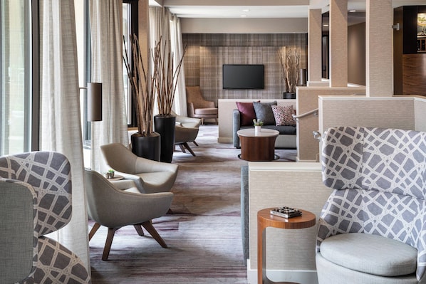 Lobby - Courtyard by Marriott Pleasanton (Pleasanton)