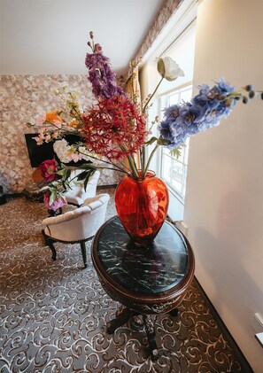 Standard Studio, 1 King Bed, Non Smoking, Kitchenette (Walk-in Shower) | In-room safe, desk, laptop workspace, iron/ironing board - Grand Museum Hotel, BW Signature Collection (Delft)