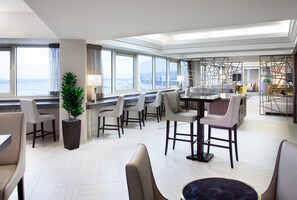 Executive lounge - Sheraton Gateway Los Angeles Hotel (Los Angeles)