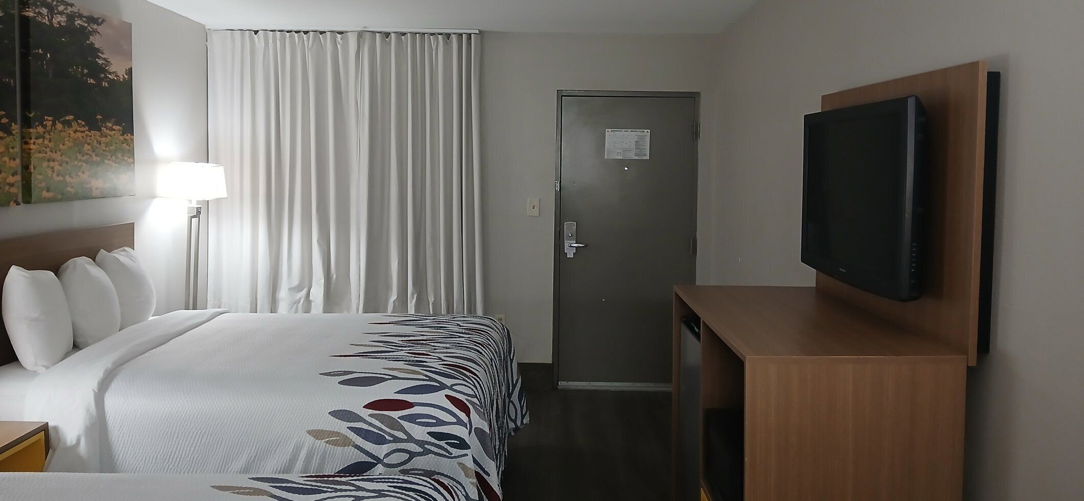 Desk, laptop workspace, free WiFi, bed sheets