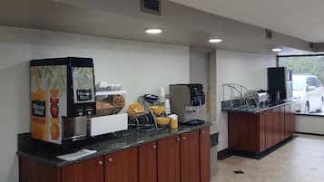 Desayuno continental gratuito y diario