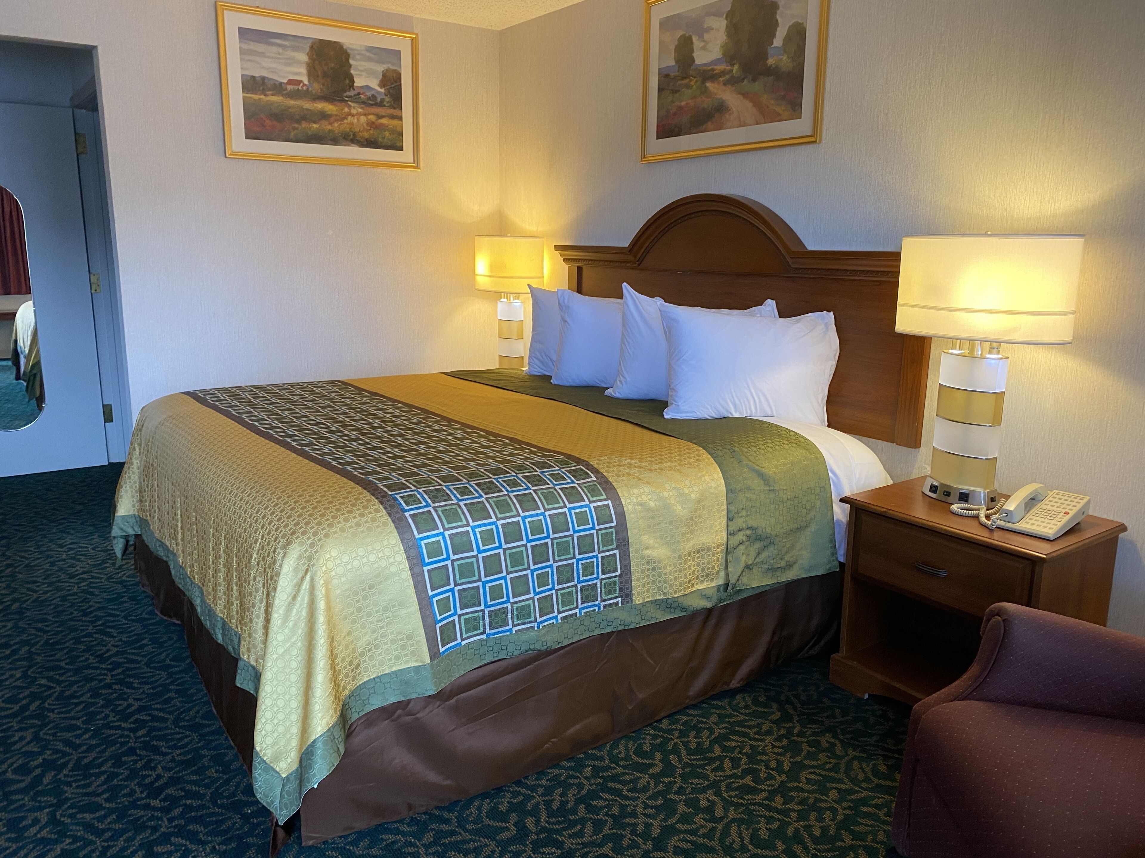 Desk, iron/ironing board, free WiFi, bed sheets