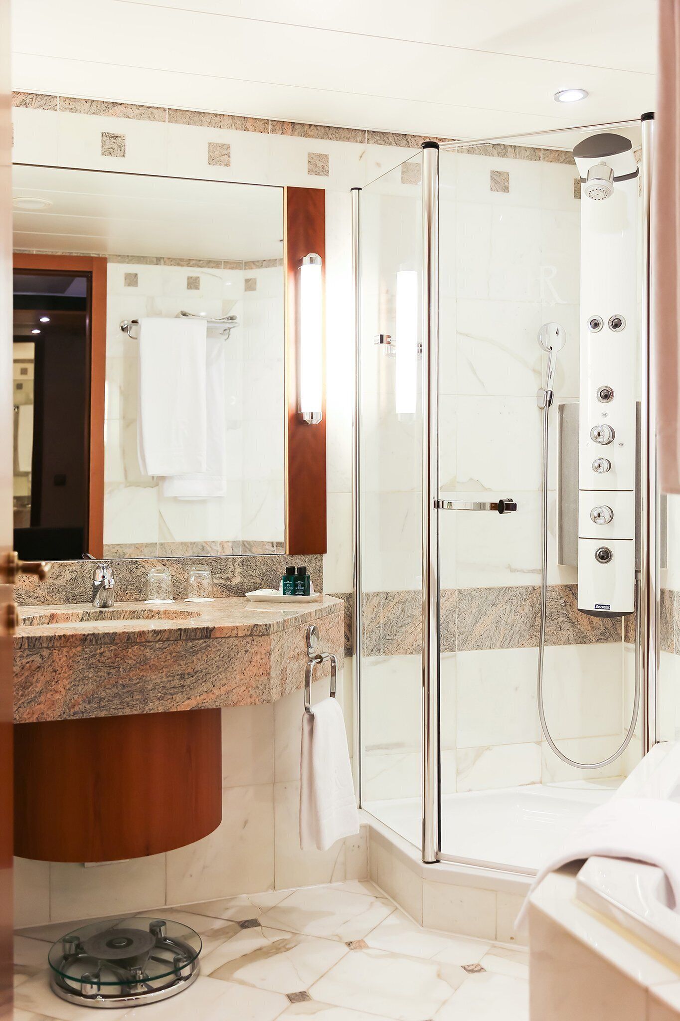 Le Royal Hotels & Resorts