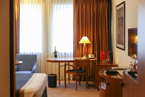 Royal Double or Twin Room | Minibar, in-room safe, desk, soundproofing