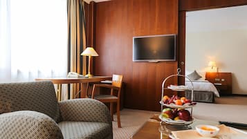 Minibar, in-room safe, desk, soundproofing