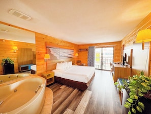 Desk, iron/ironing board, cribs/infant beds, rollaway beds - Days Inn by Wyndham Mackinaw City - Lakeview (Mackinaw City)