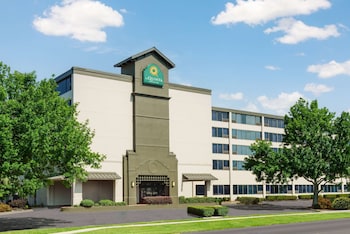 La Quinta Inn & Suites by Wyndham New Orleans Airport