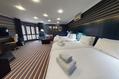 Village Hotel Swindon